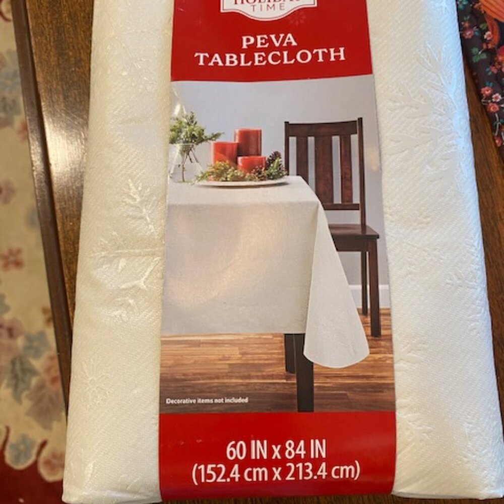 NWT * Solid IVORY Embossed SNOWFLAKE & PINE BOUGH Peva 60x84" WINTER Tablecloth